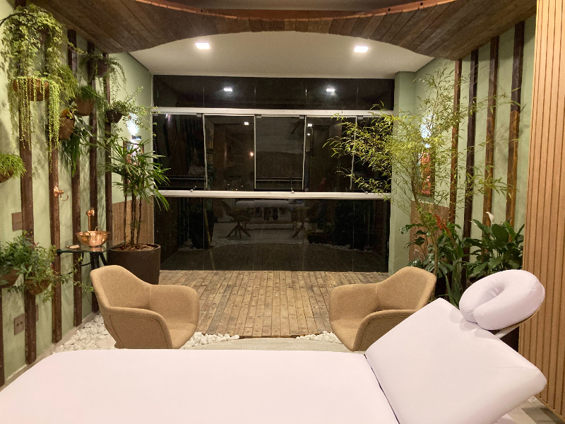 Consultorio, Jardim e Deck