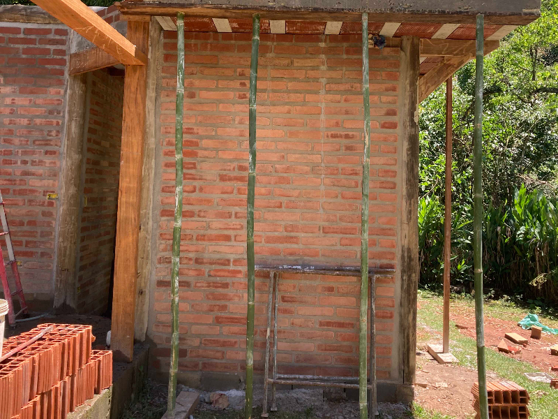 Escoras de bambu do sitio 