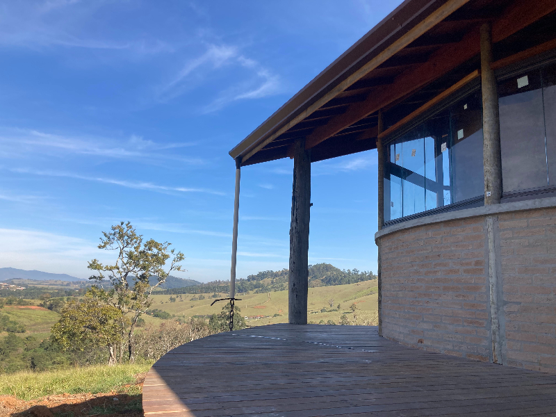 Deck  - conexão com o jardim