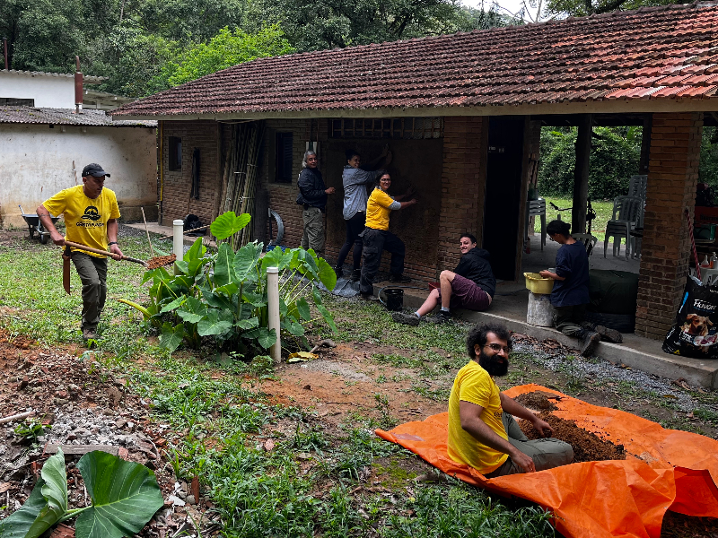 Mutirão de voluntários